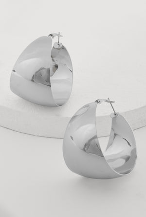 3122074983136007_001