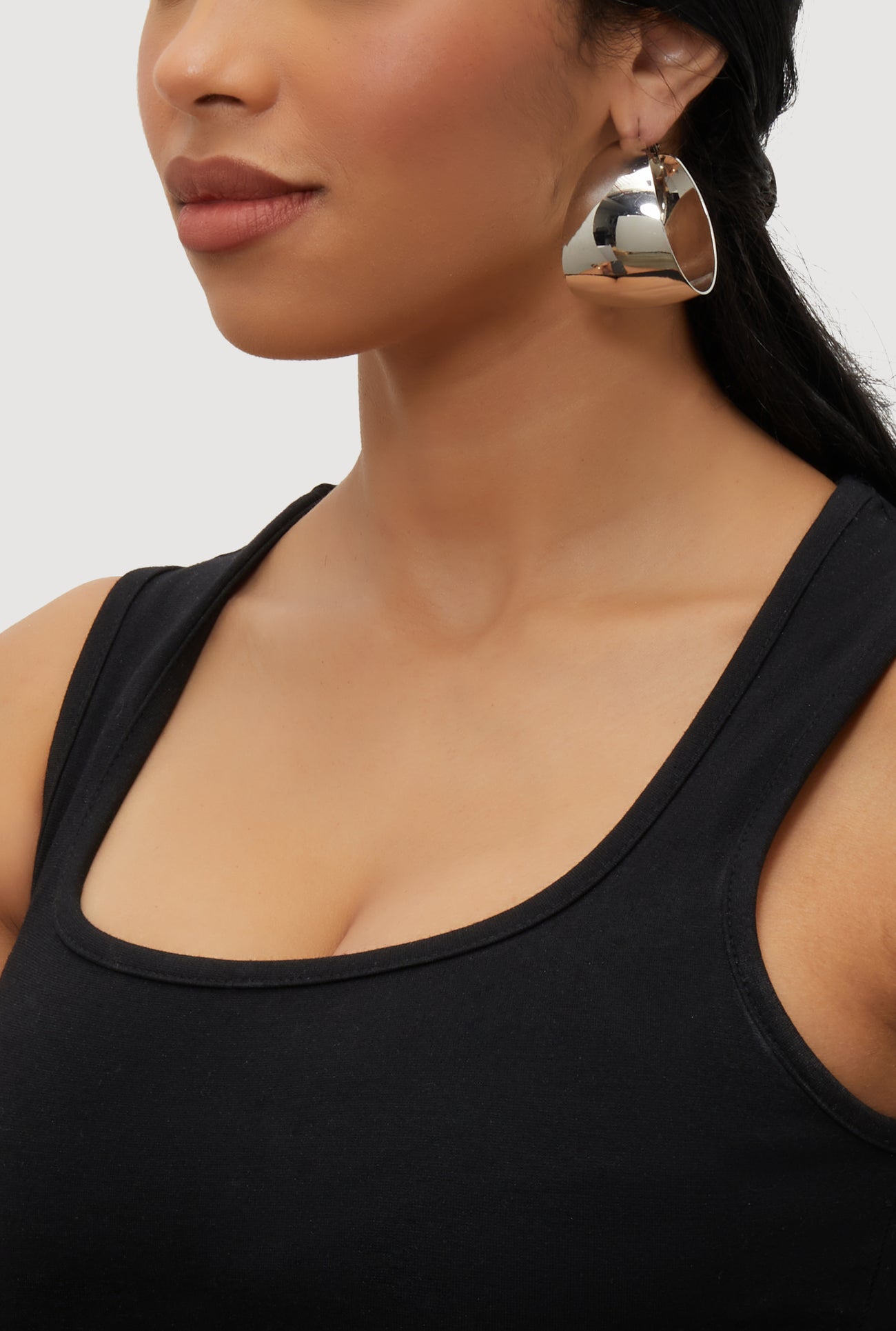 3122074983136007_002