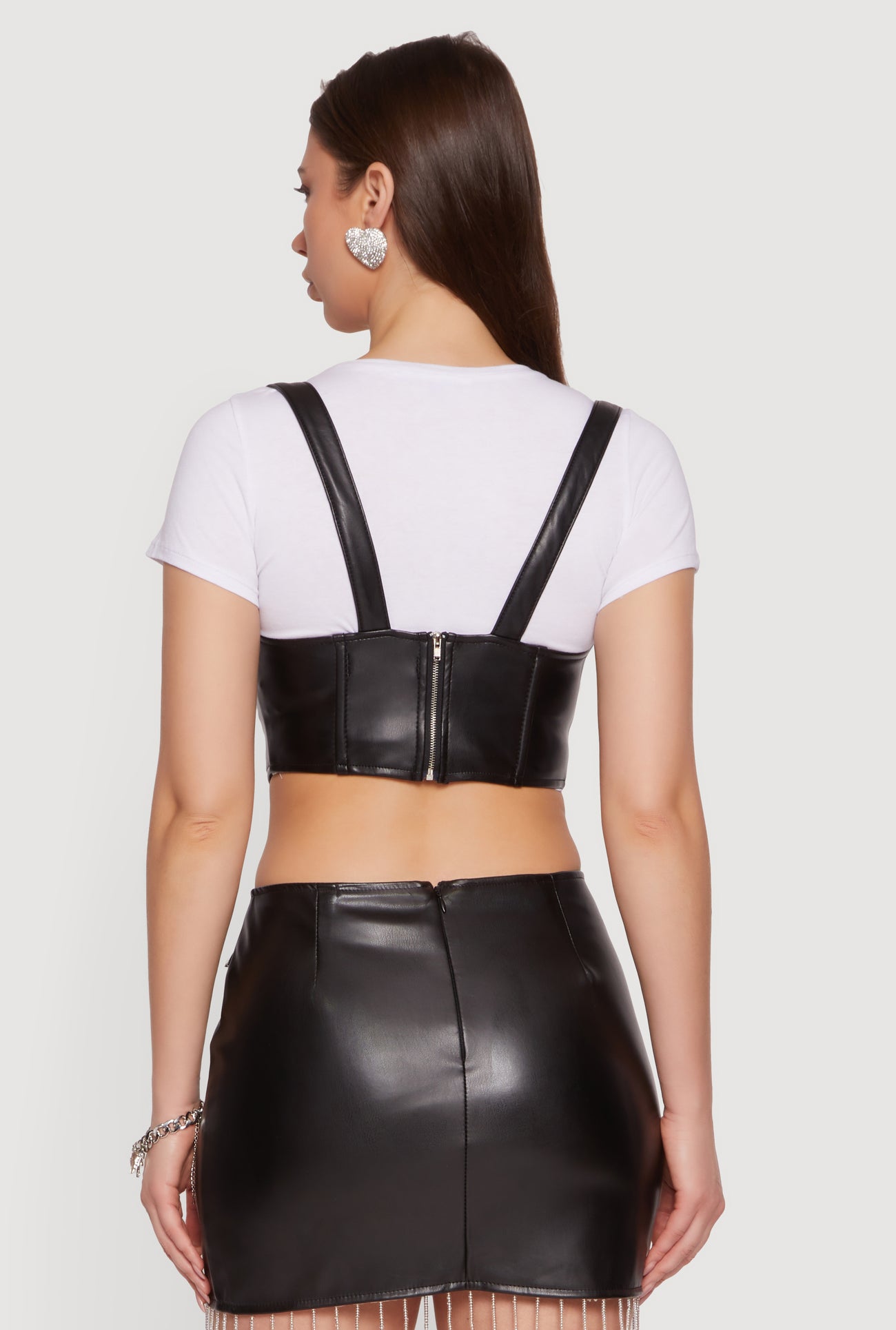 3413056577815001_005