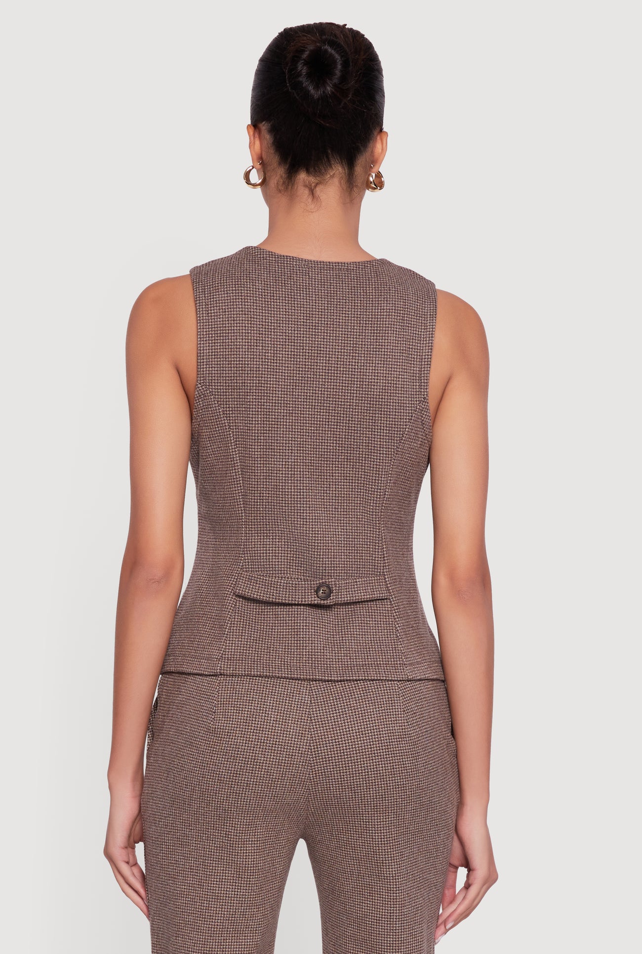 3413069393972020_006