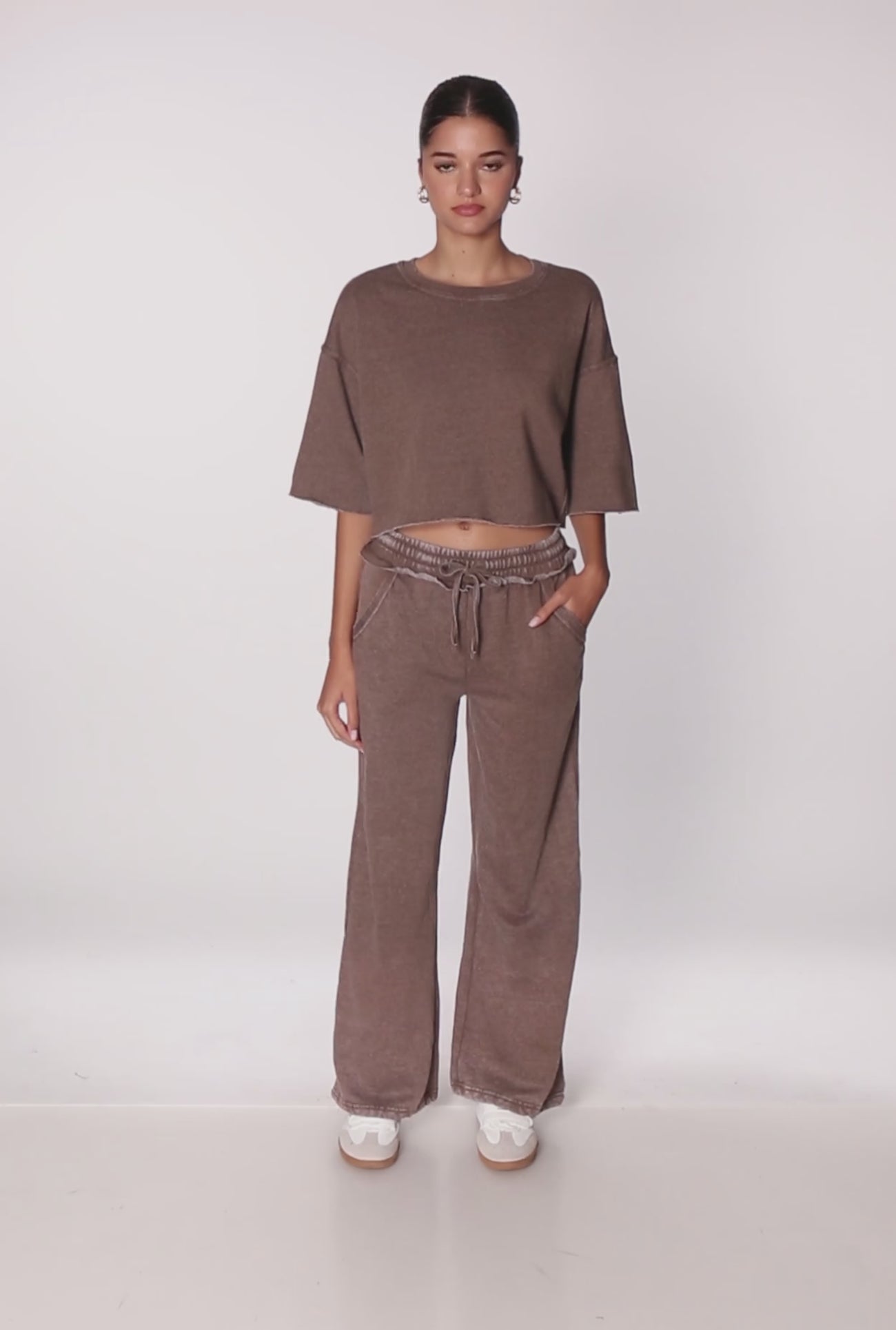 3413056578828325_100