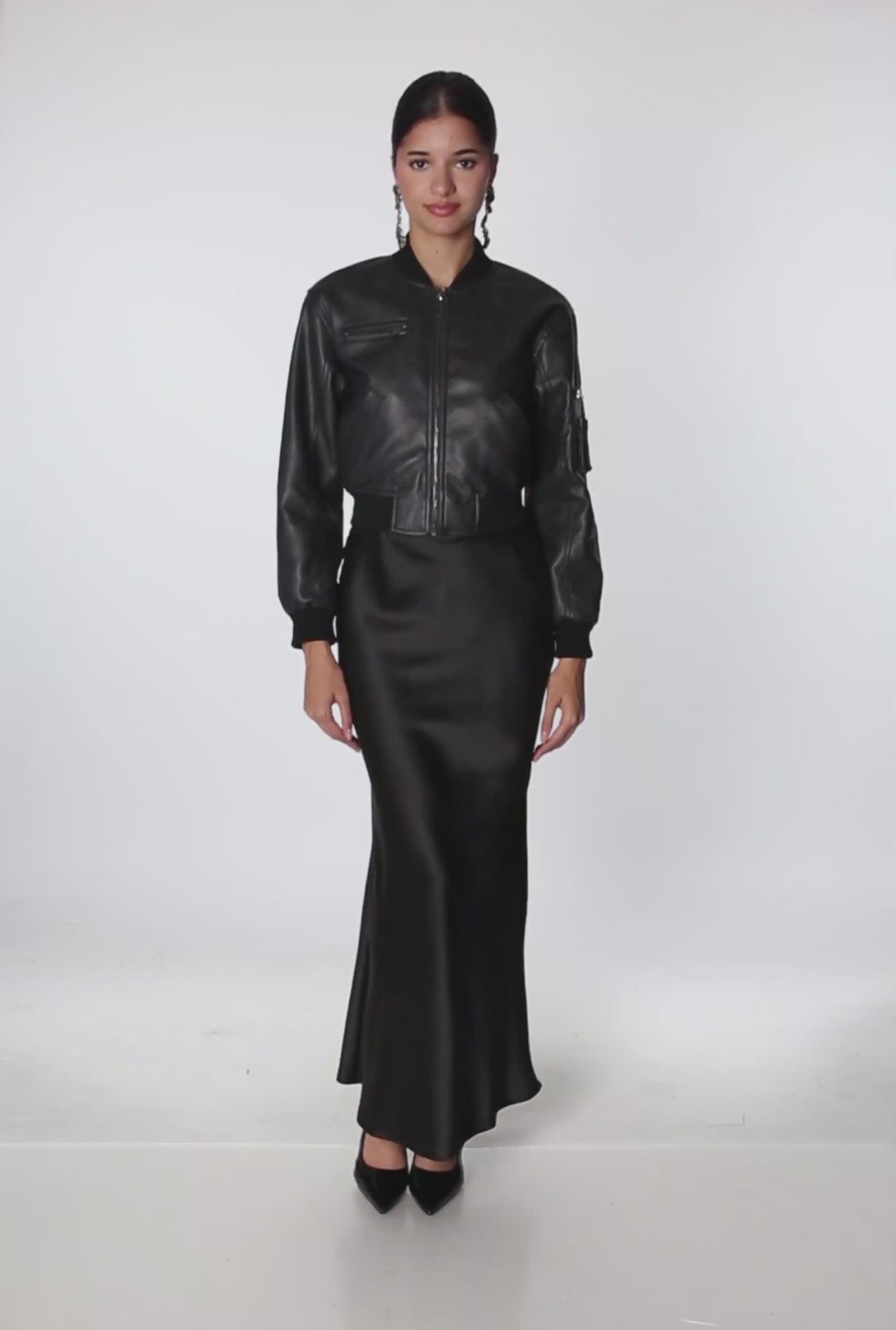 3087077660045001_100