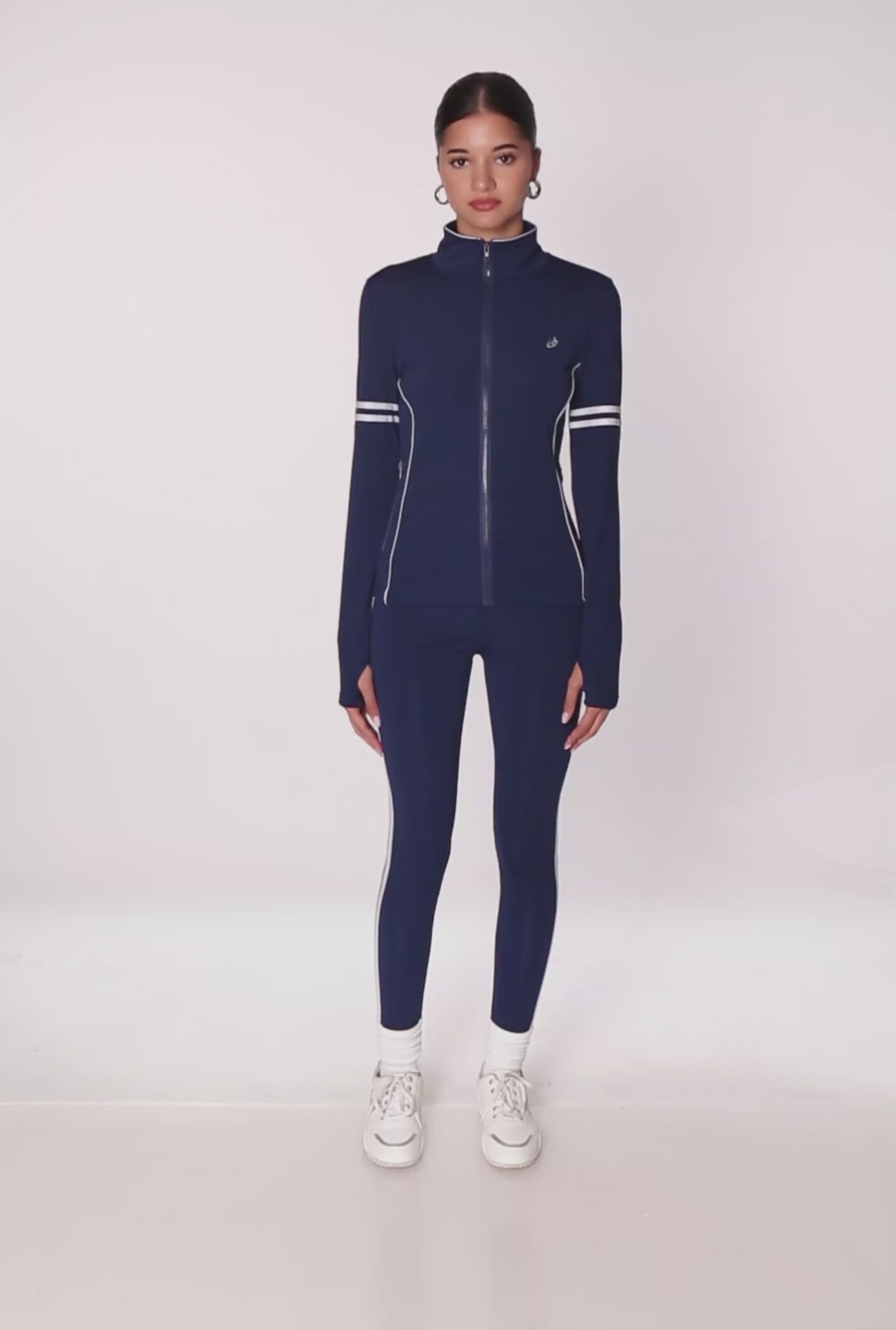 3058038342870041_100