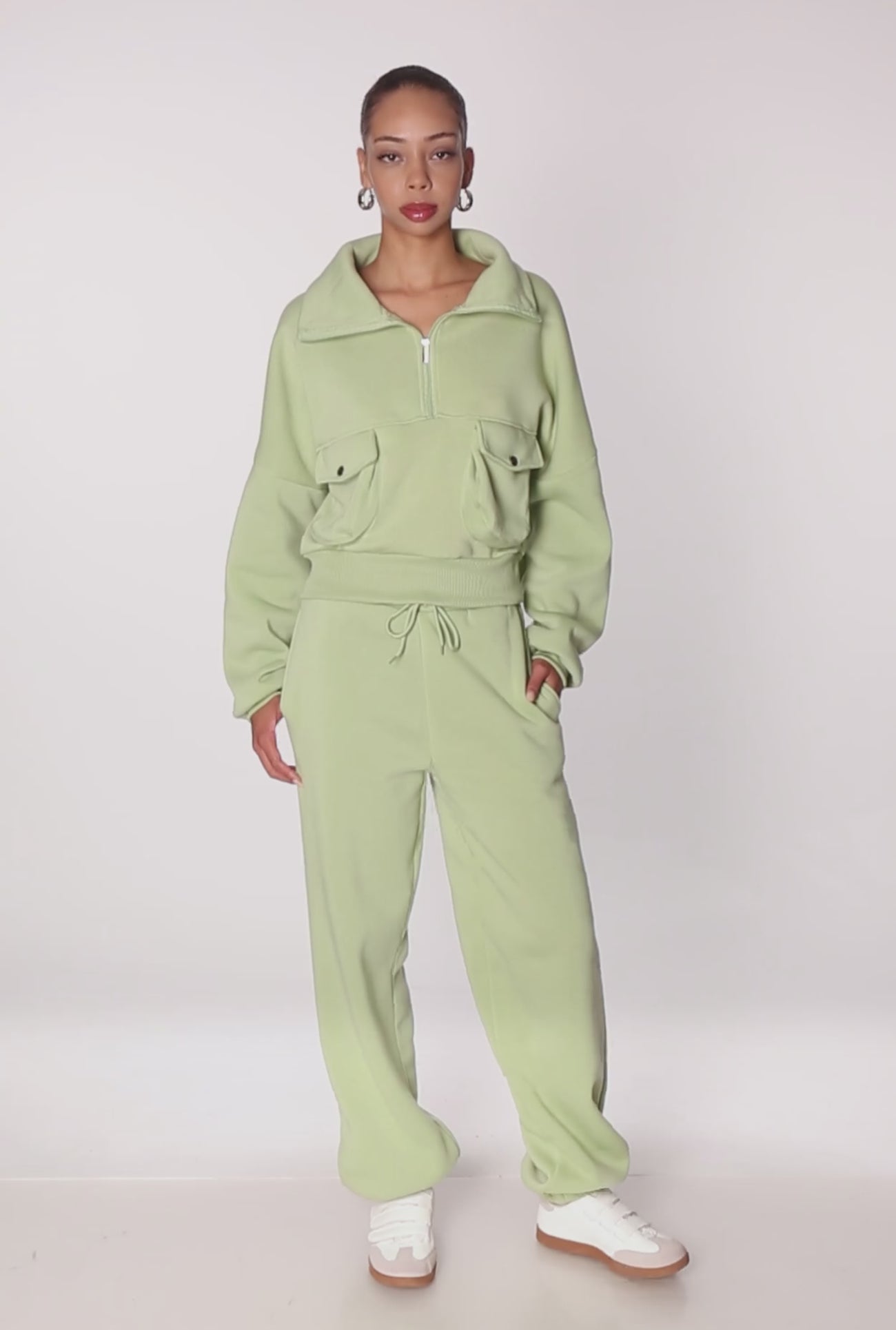 3056056723966034_100