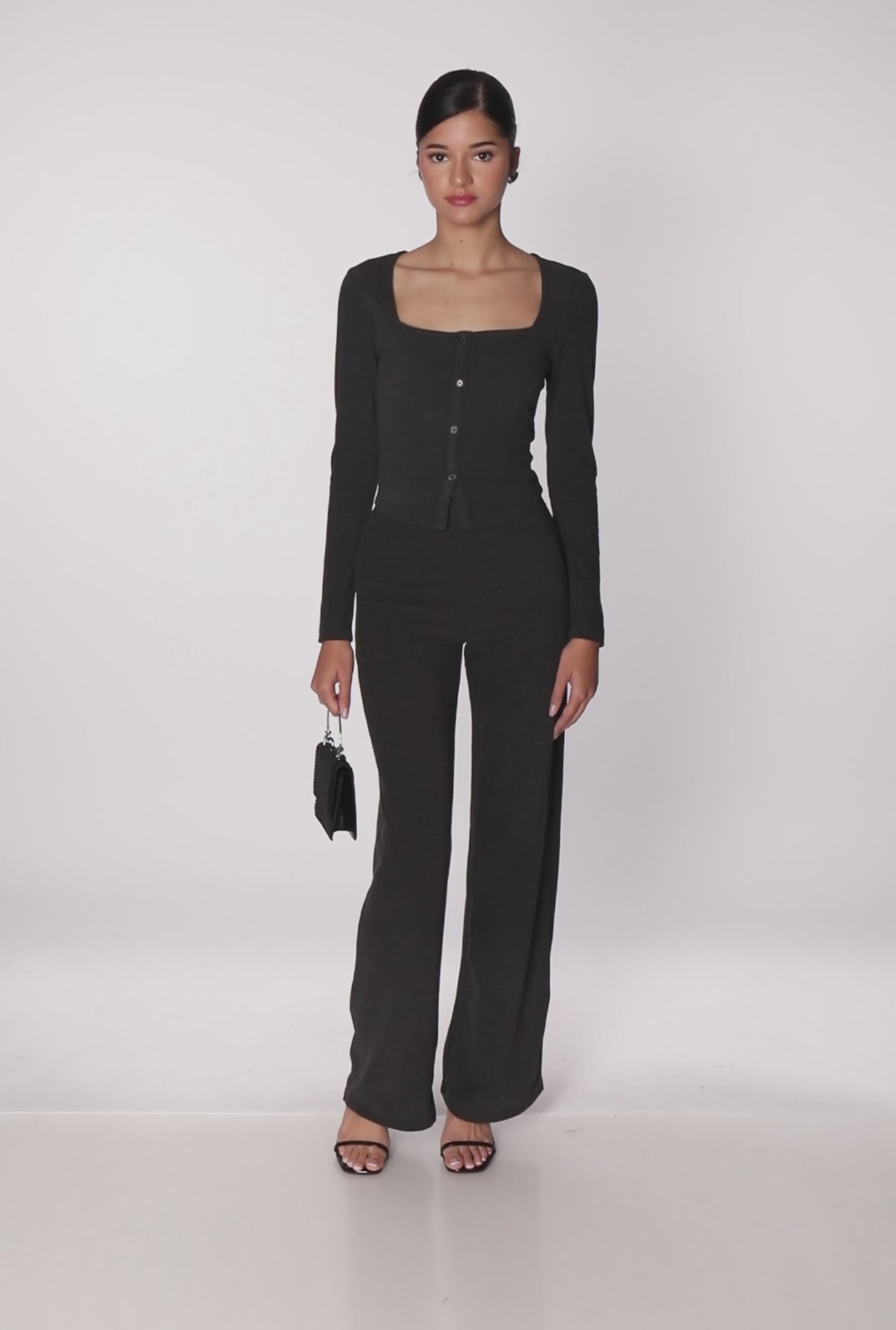 3413069393994001_100