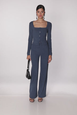 3413069393994105_100