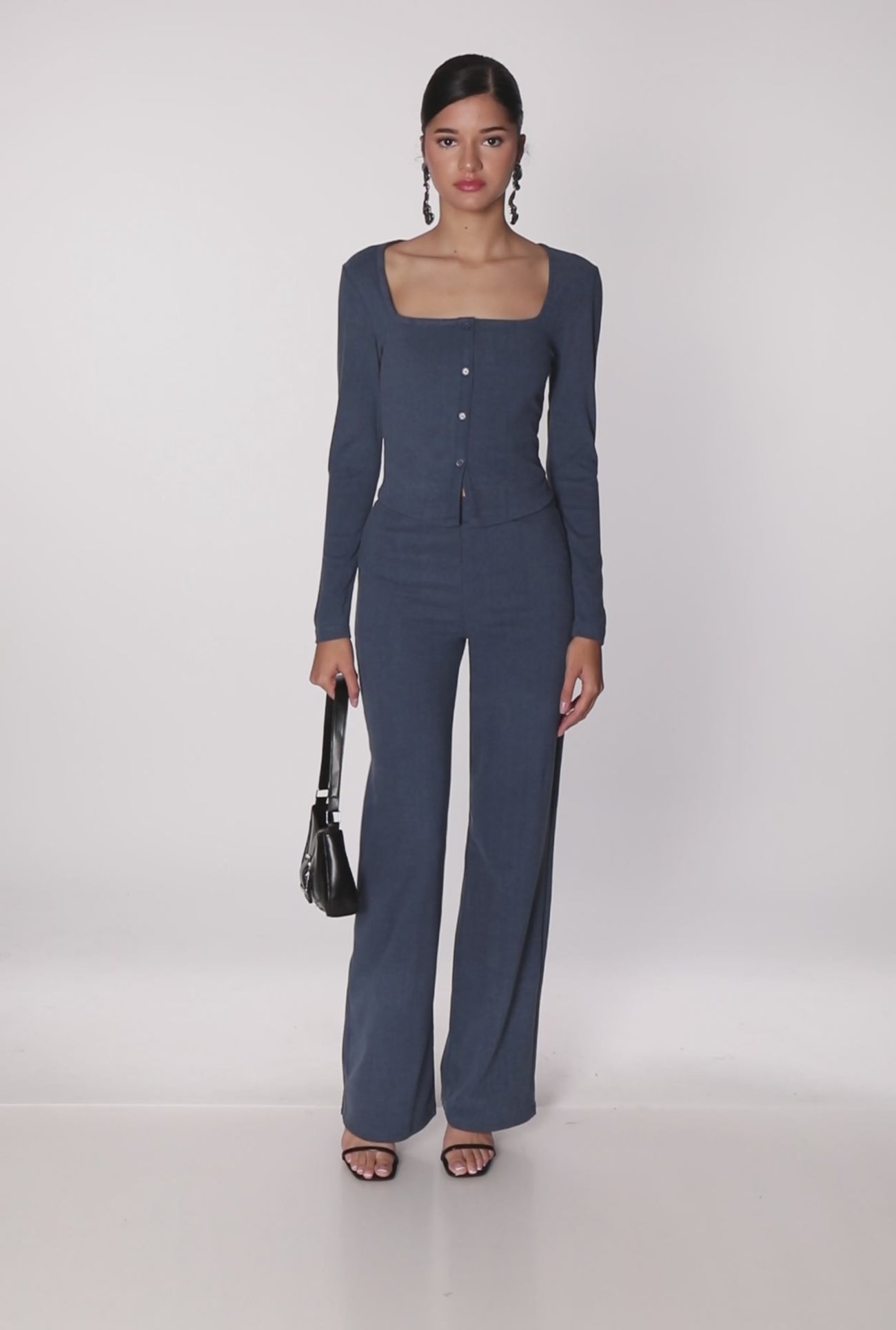 3413069393994105_100