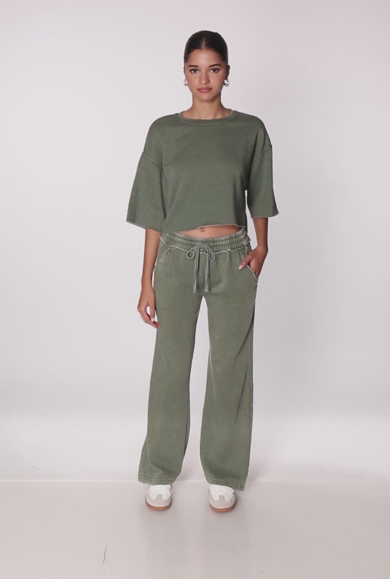 3413056578828032_100