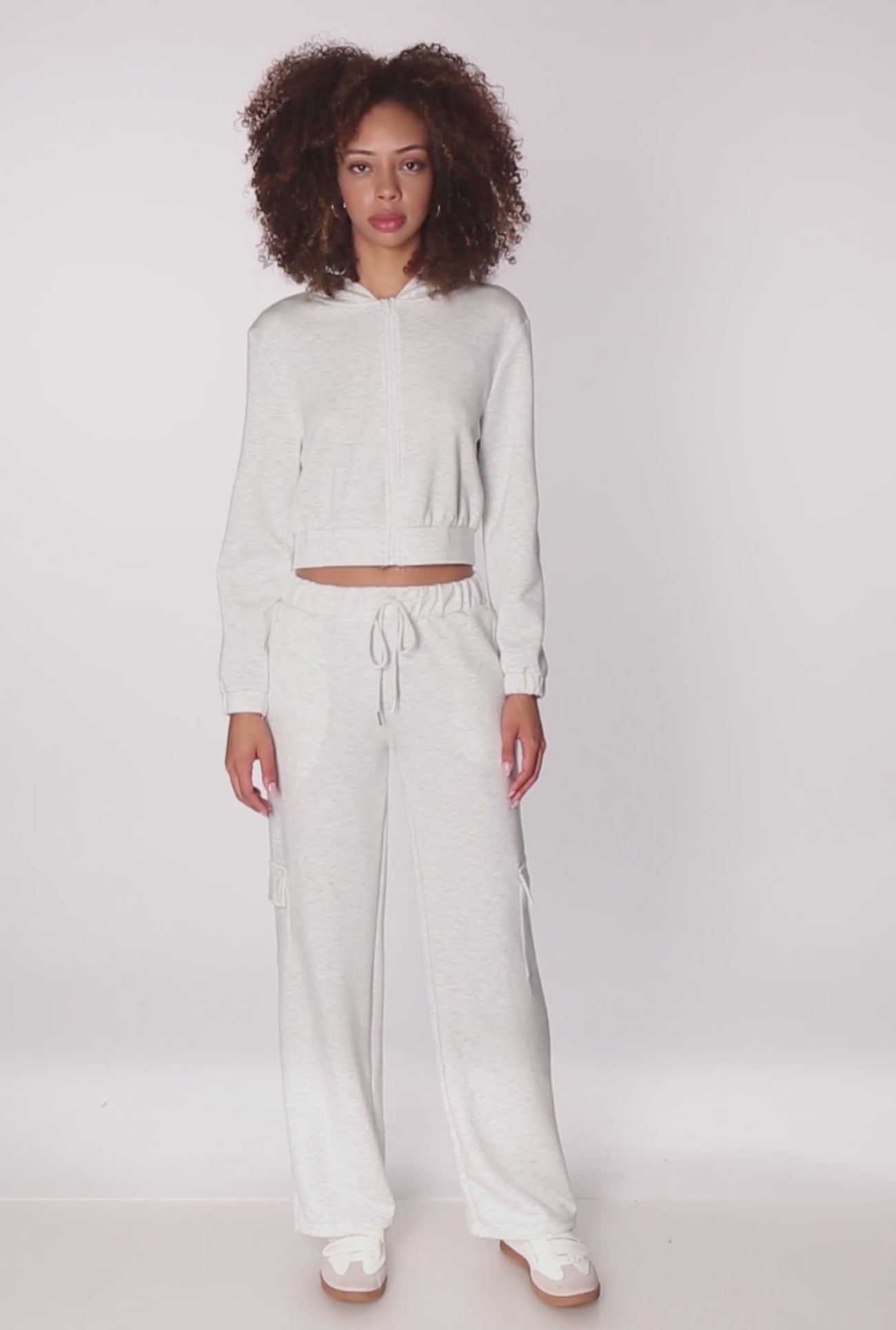 3056077660165004_100