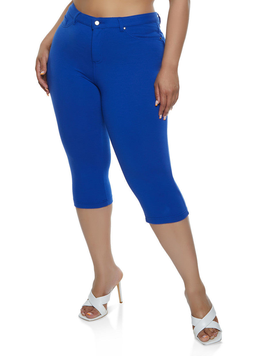Plus Size Solid Capri Pants